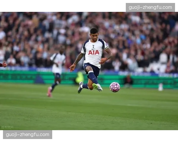 罗梅罗右膝受撞击含泪离场 阿根廷铁卫需在俱乐部控制出场时间